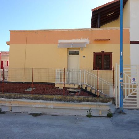 Baciati Dal Sole - Appartamento Fronte Spiaggia Порто Емпедокле Екстериор снимка