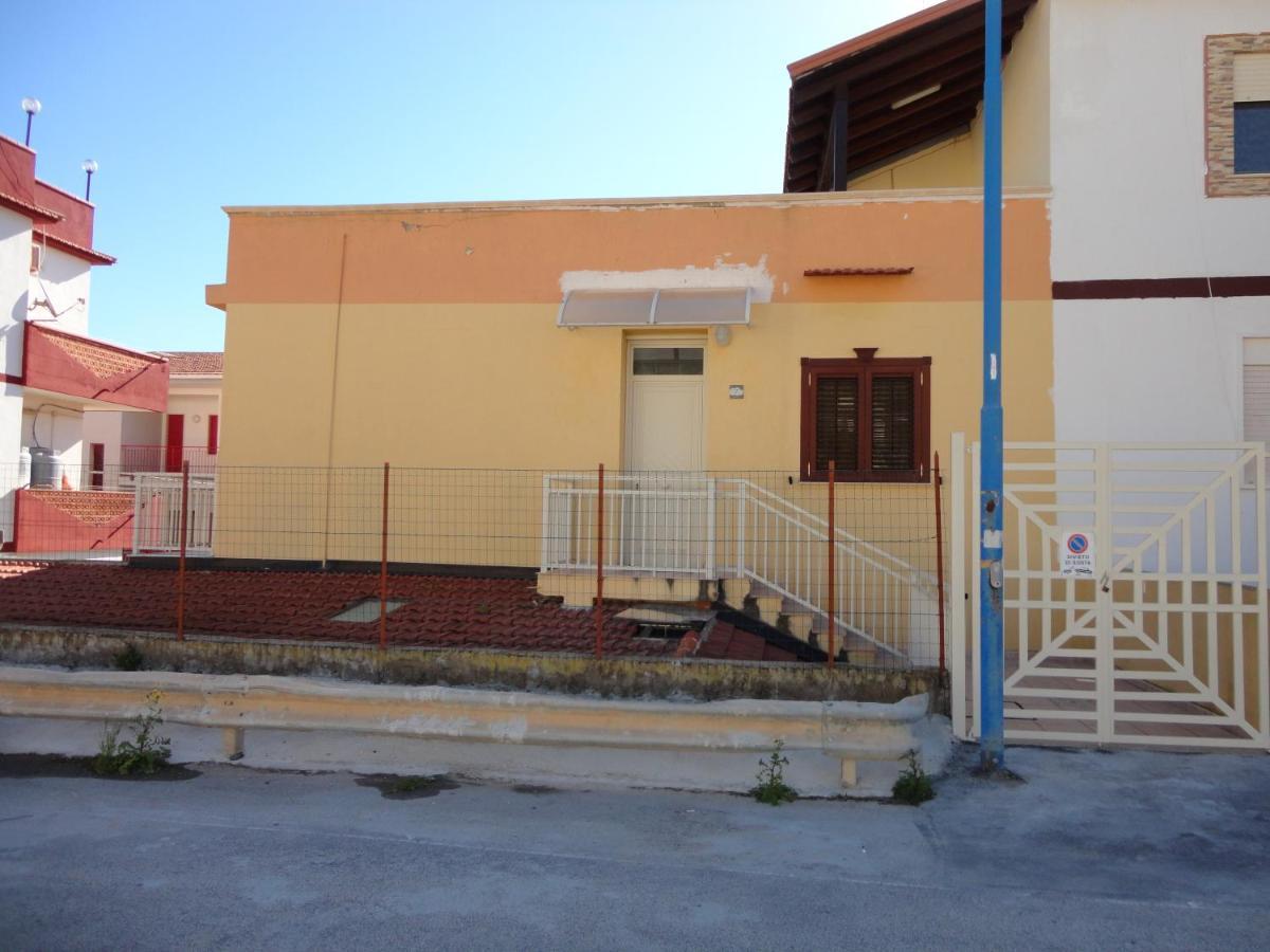 Baciati Dal Sole - Appartamento Fronte Spiaggia Порто Емпедокле Екстериор снимка